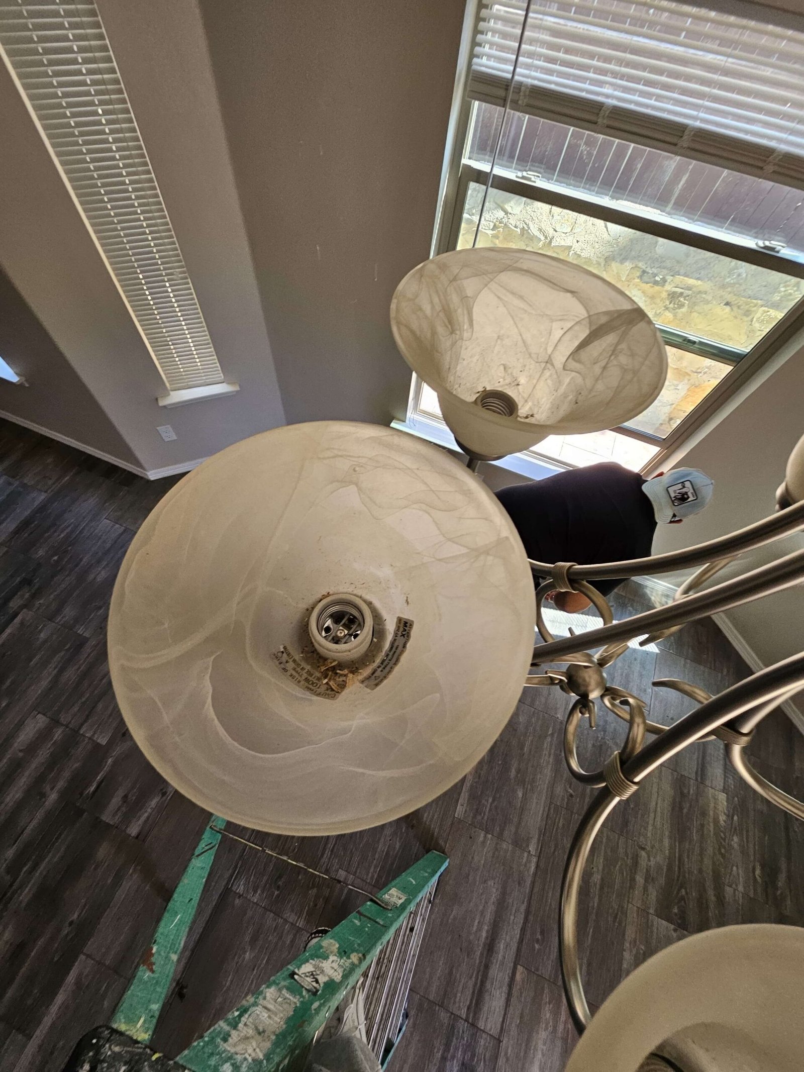 Commercial office cleaning service in El Paso TX by Crown Lux.